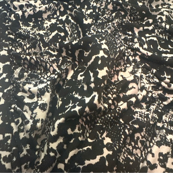 H&M Women’s Dress Size Large Black And Cream Snakeskin Print Bodycon ruching mid - Picture 2 of 6